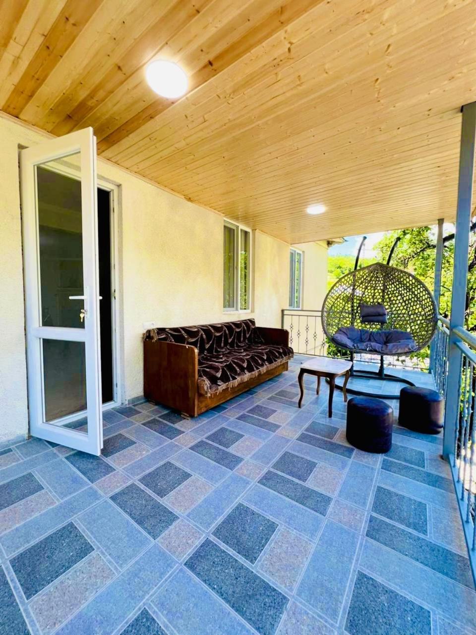 Butichi Guest House Chiatura Exterior foto