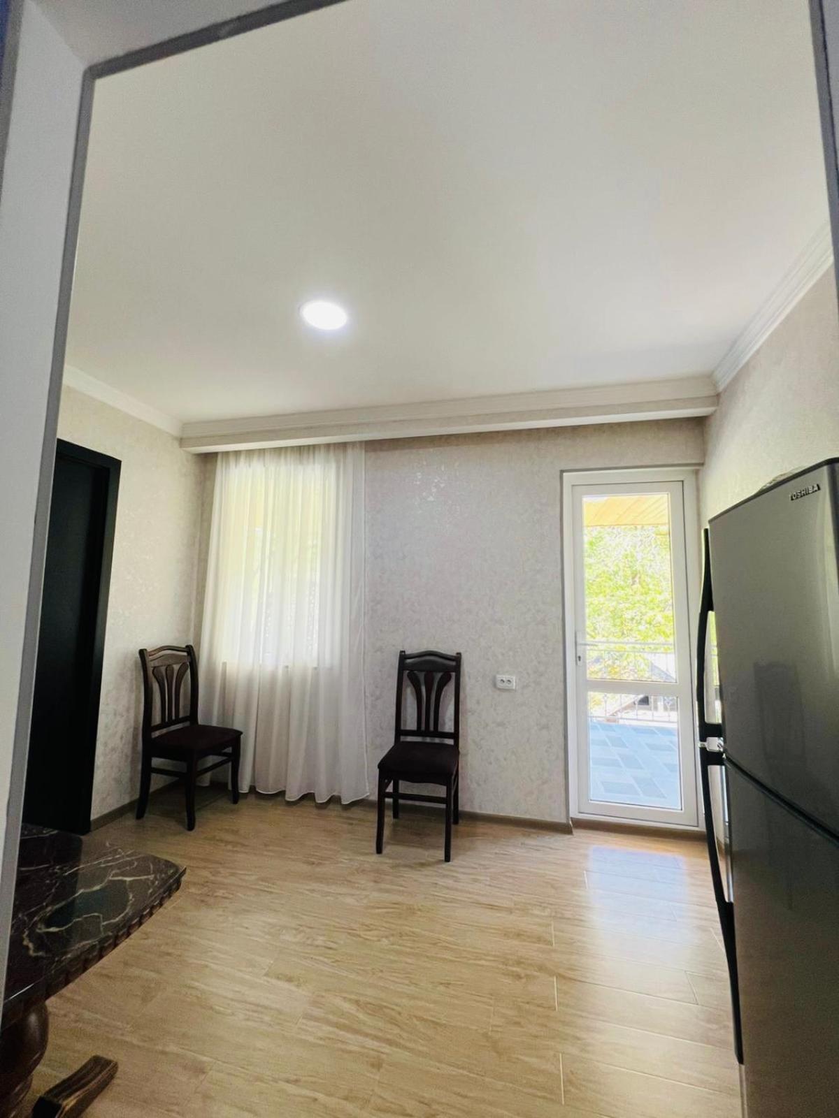 Butichi Guest House Chiatura Exterior foto